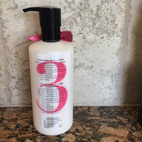 Victoria’s Secret Hydrating Body Lotion 🌹 Rose! - Picture 2 of 2